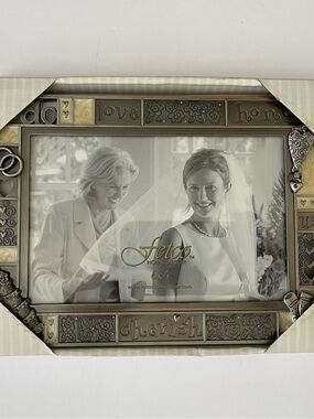 Fetco Home Wedding Decor 2006 6x4 Metal Frame with Hanging Charm